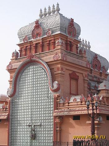 Chattarpur (храмовый комплекс в Дели) 