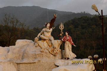 Шива и Парвати в Ришикеше 